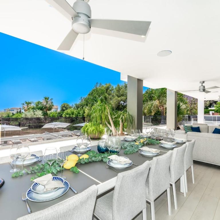 All About Villa Serenity - Villa - 13