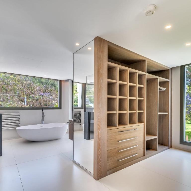 All About Villa Serenity - Villa - 28