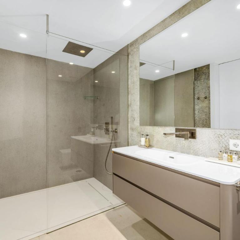 All About Villa Serenity - Villa - 45