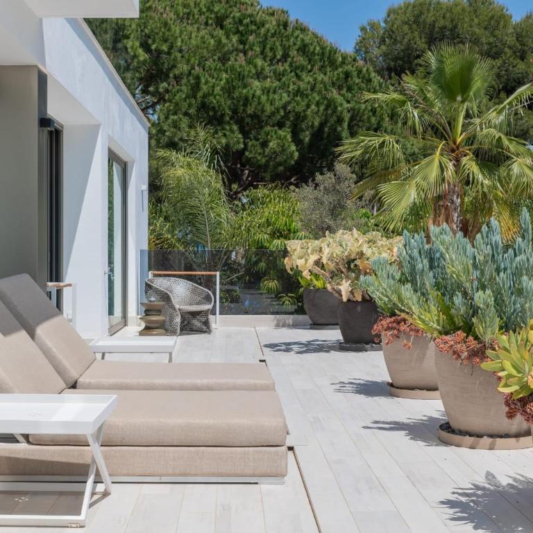 All About Villa Serenity - Villa - 29