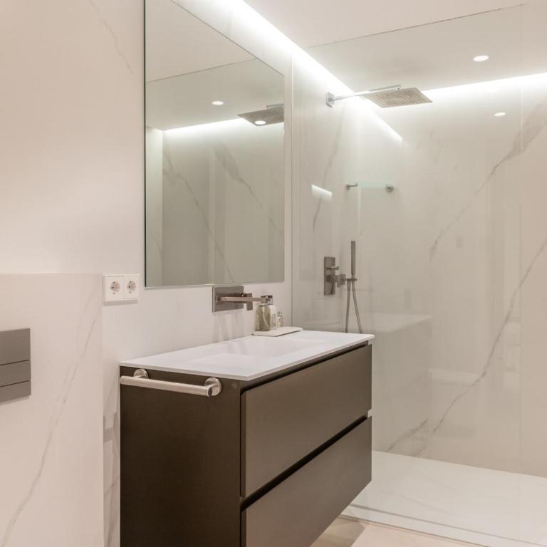 All About Villa Serenity - Villa - 39