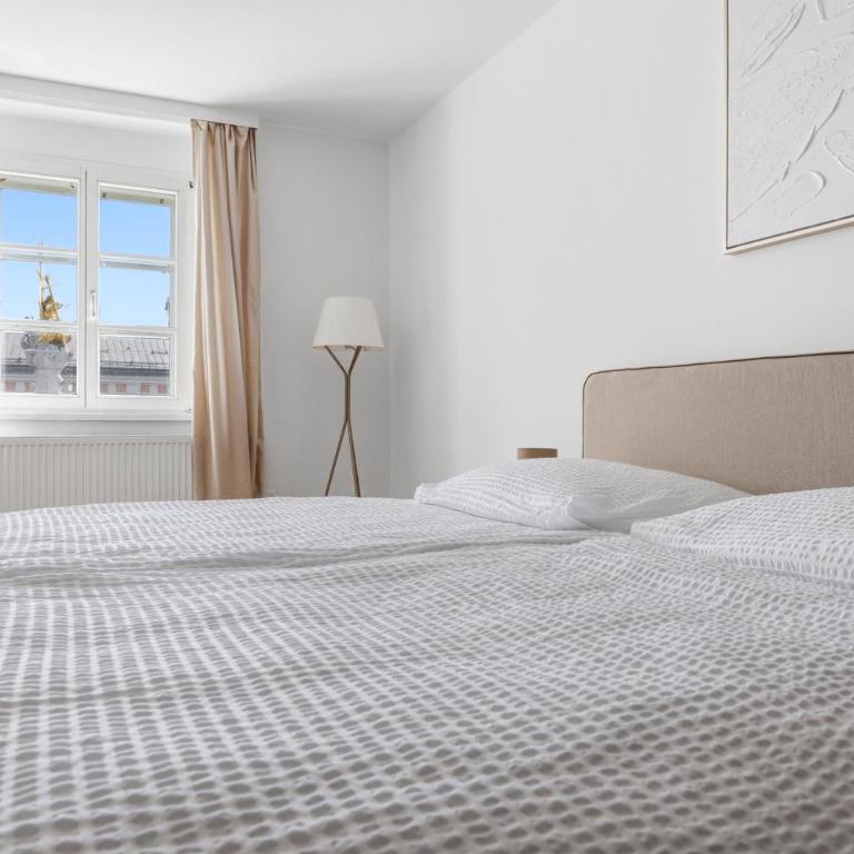 Alpena Homes, Zentrum, sehr geräumig, Küche - Apartment mit 2 Schlafzimmern - 1