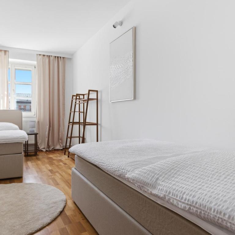 Alpena Homes, Zentrum, sehr geräumig, Küche - Apartment mit 2 Schlafzimmern - 5