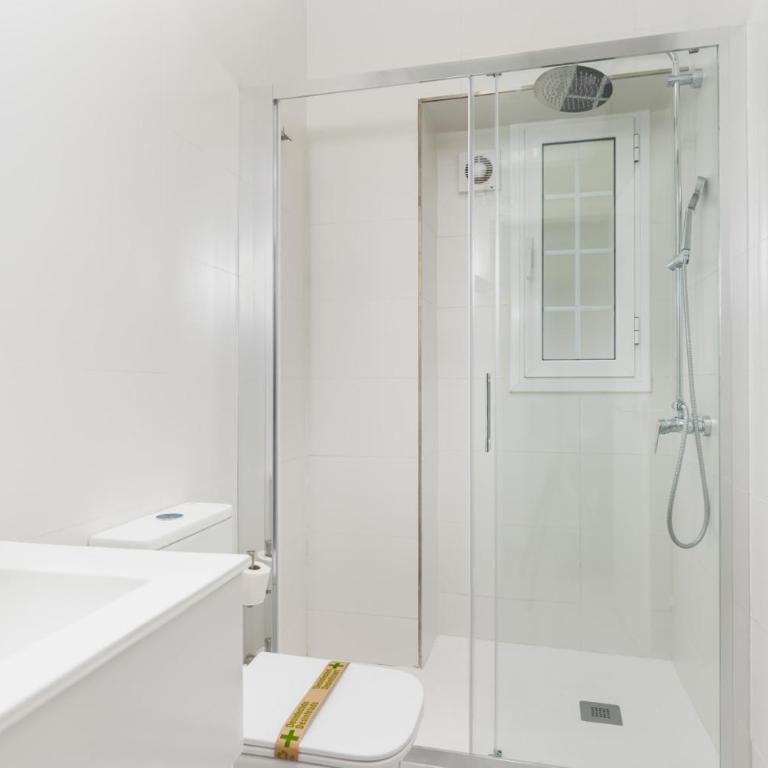 Spacious 2BD 2BTH with patio – Central and quiet - Apartamento - 18