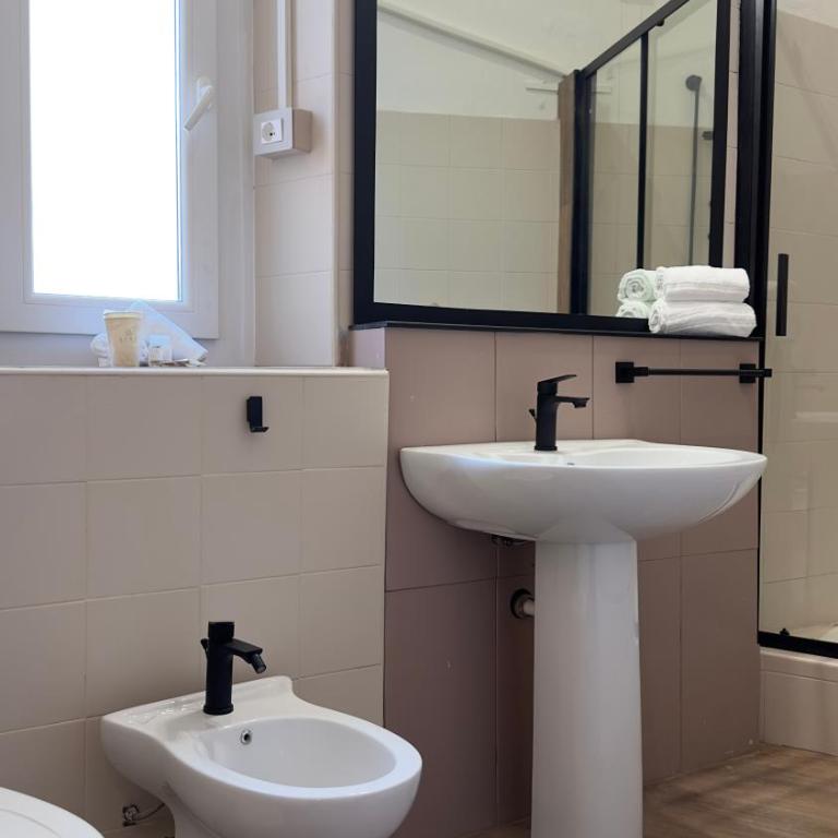Hotel Fernanda - Chambre Double ou Lits Jumeaux avec Salle de Bains Privative Externe - 8