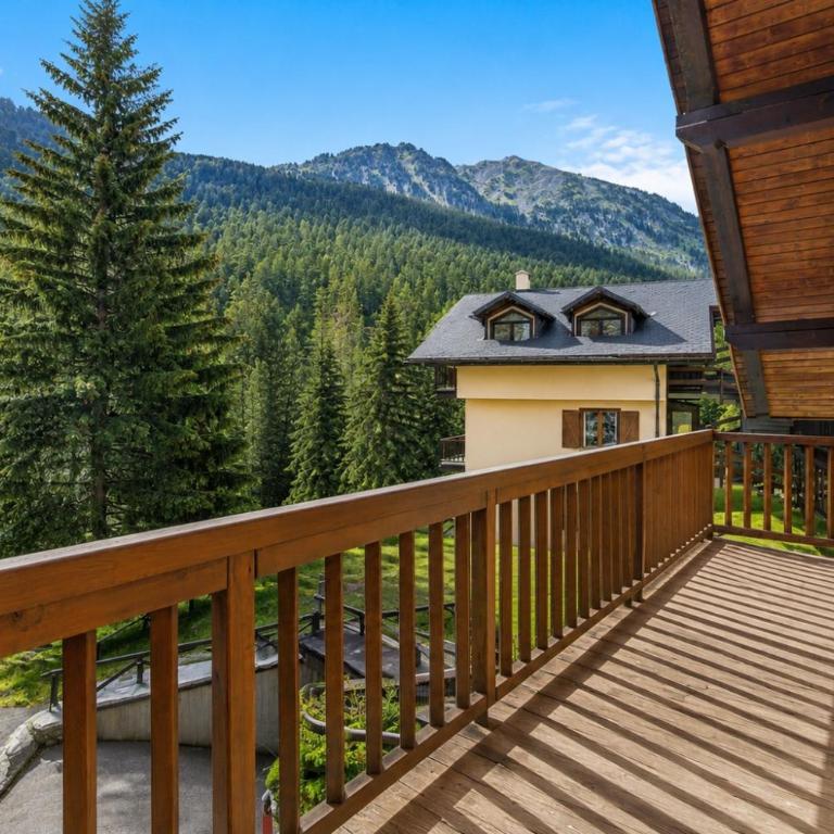 Hostdomus - Chalet Claviere - Appartement 3 Chambres - 6