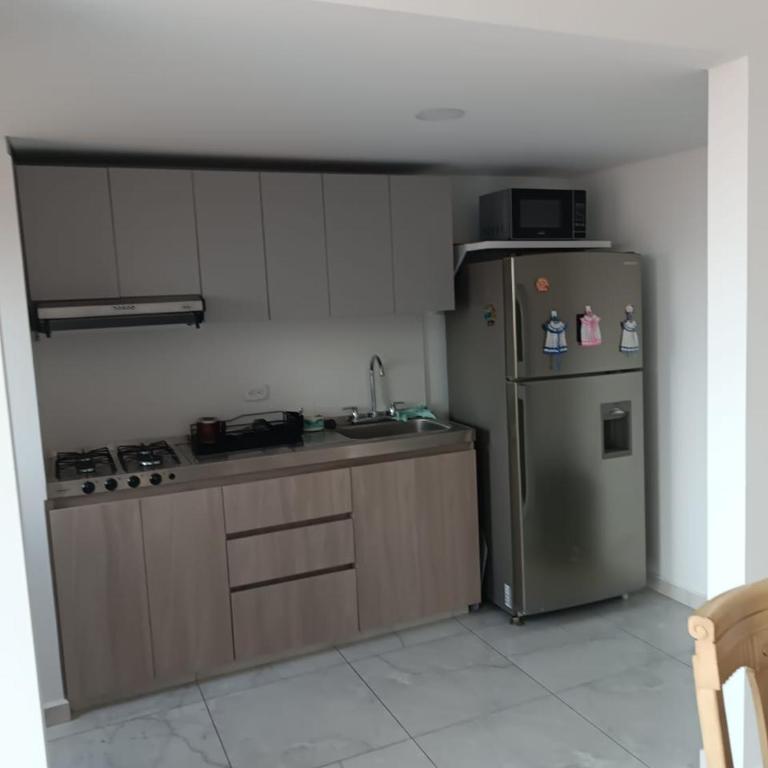 Apartamento cómodo, cerca aeropuerto, Wifi - Apartamento de 2 dormitorios - 2