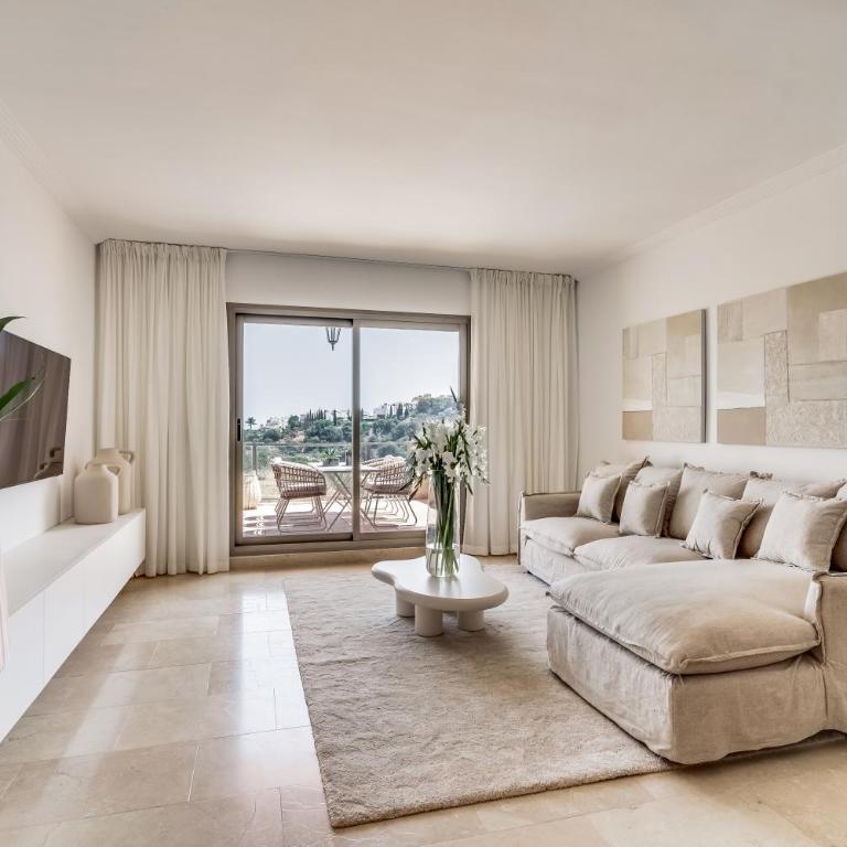 La Resina Golf Retreat With Terrace & Pool - Apartment mit 2 Schlafzimmern, einem Balkon und Meerblick - 22