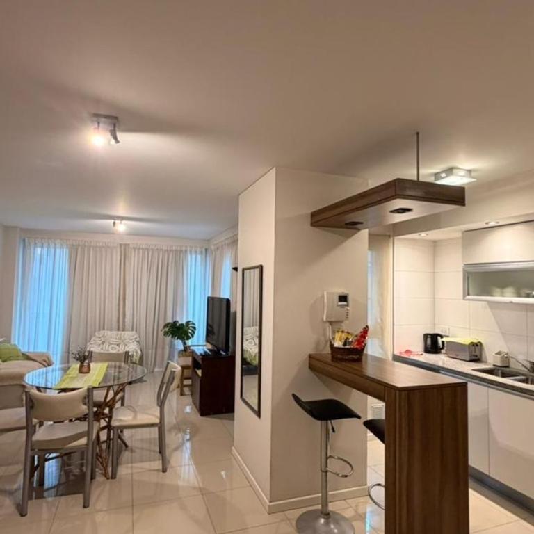 Departamento moderno Mar del Plata - La Perla - Two-Bedroom Apartment with Balcony - 3
