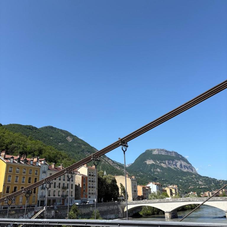 Apartment in the center of Grenoble - mountain view - Two-Bedroom Apartment - 6