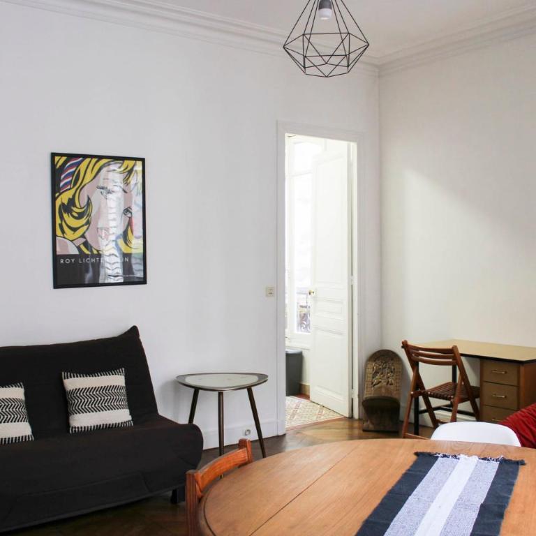 Bright stay in the heart of Paris for 4 people - Apartment - 5