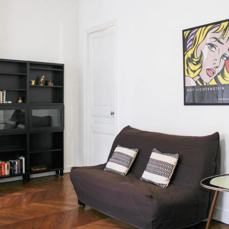 Bright stay in the heart of Paris for 4 people - Apartment - 6