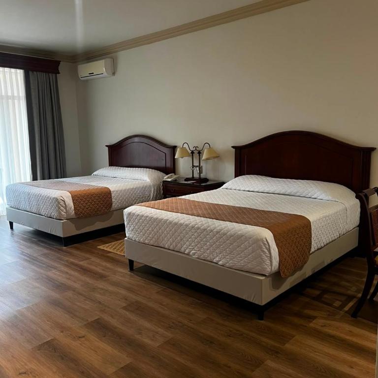 Hotel Los Parrales - Habitación Doble Superior - 2 camas dobles - 12