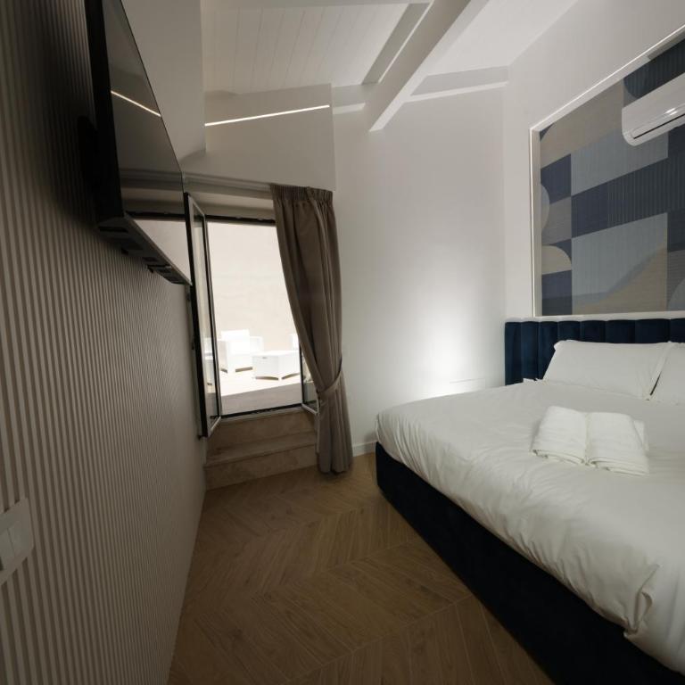 Live in Gaeta - Two-Bedroom Apartment with Terrace and Sea View - 28