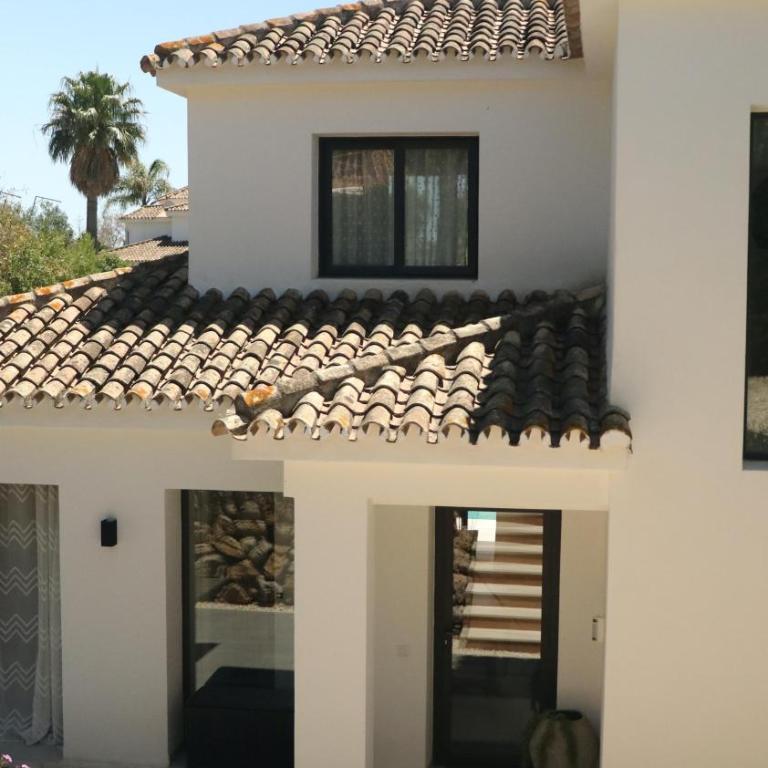 Marbella Bliss - Serenity 4-Bedroom VILLA with Exclisive HEATED Private POOL & Jacuzzi, Tropical Garden, Marbesa - Steps from the Cabopino Beach - Villa - 19