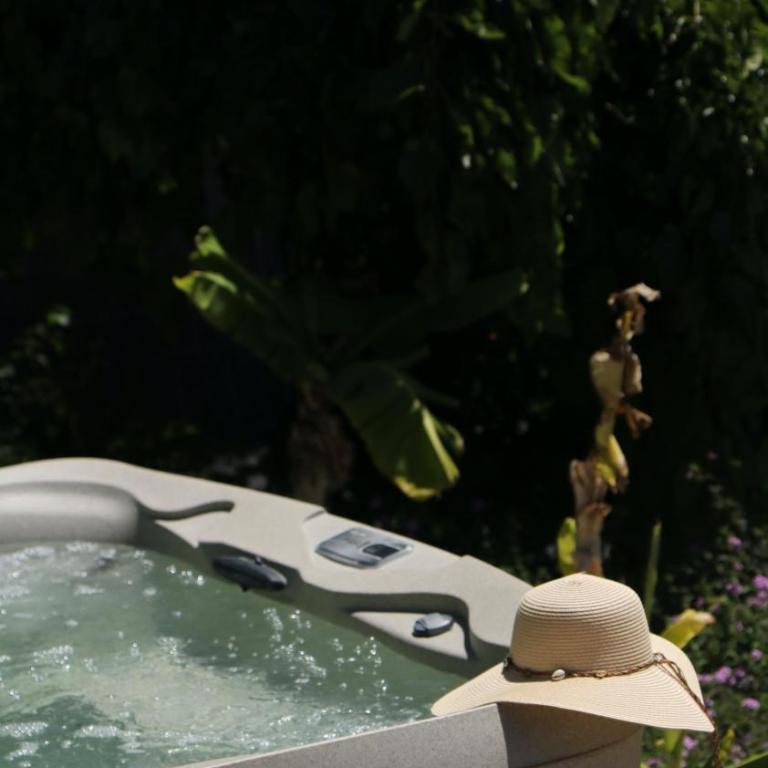 Marbella Bliss - Serenity 4-Bedroom VILLA with Exclisive HEATED Private POOL & Jacuzzi, Tropical Garden, Marbesa - Steps from the Cabopino Beach - Villa - 8