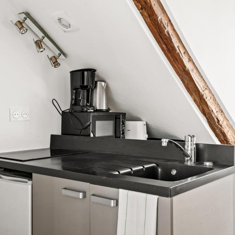Charmant 2 pieces avec vue imprenable sur la ville - Appartement - 8