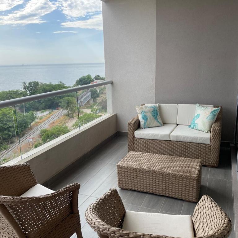 Hermoso apto en Santa Marina con vista al mar! - Three-Bedroom Apartment - 33