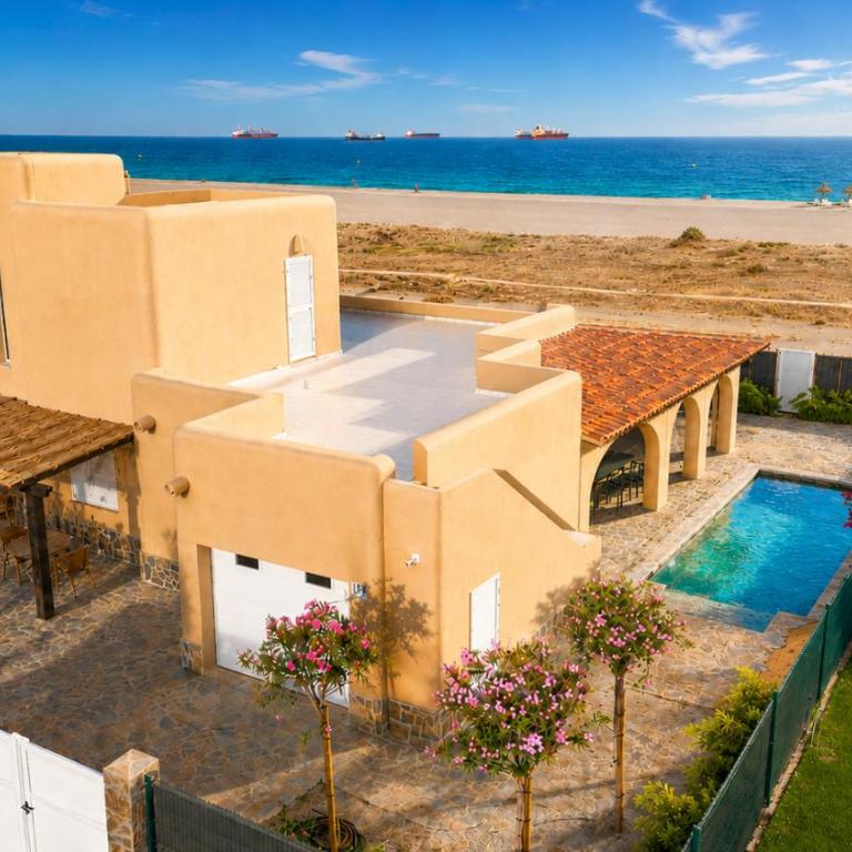 La Esquinita, Villa 1ª línea – Puerto Rey - Villa - 1
