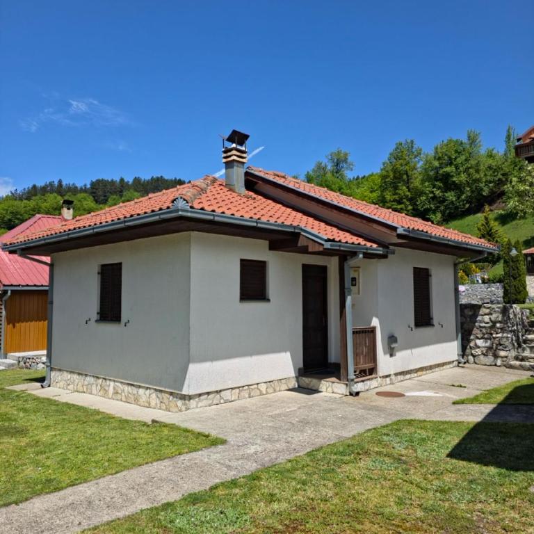 Apartmani LUX - Two-Bedroom Apartment with Balcony and Terrace - 17
