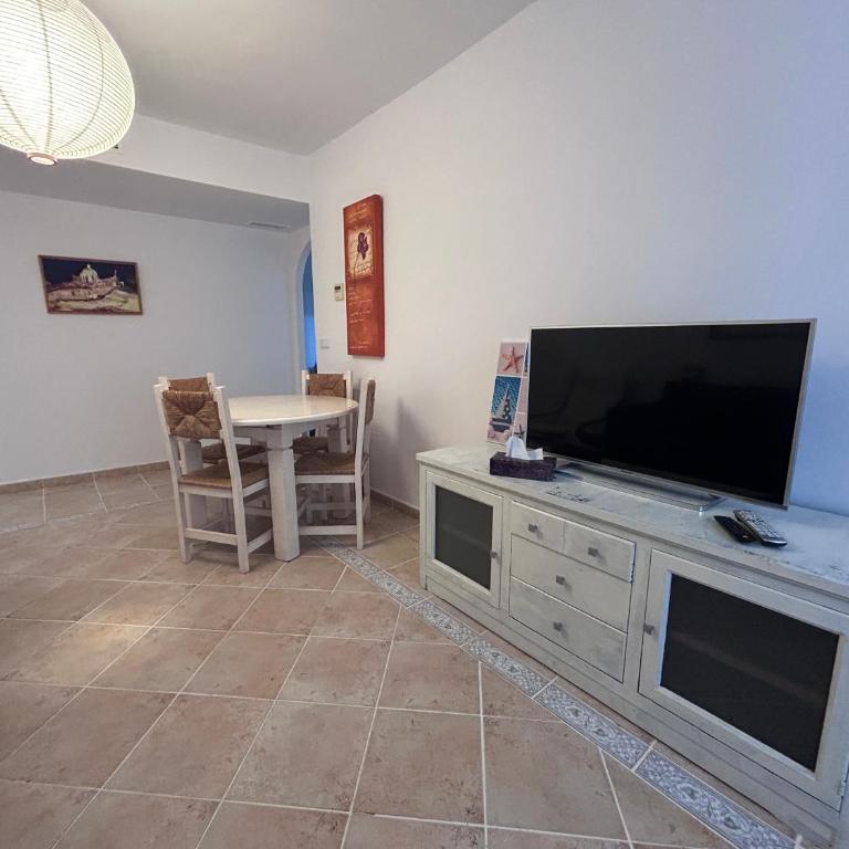 El Paraiso DeLuxe 8Pax - Two-Bedroom Apartment - 5