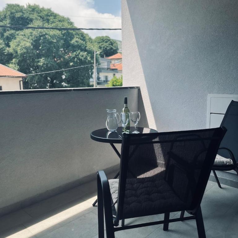 SunnyOasis - Two-Bedroom Apartment - 10