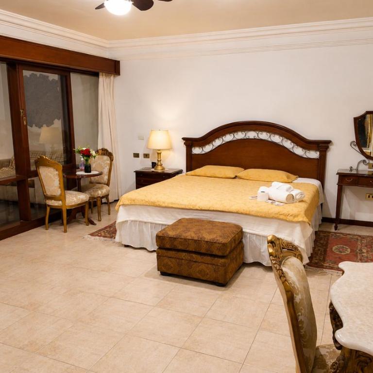 Hotel Asturias - Suite con bañera de hidromasaje - Cama extragrande - 1