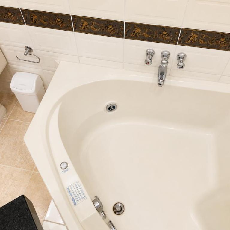 Hotel Asturias - Suite con bañera de hidromasaje - Cama extragrande - 5