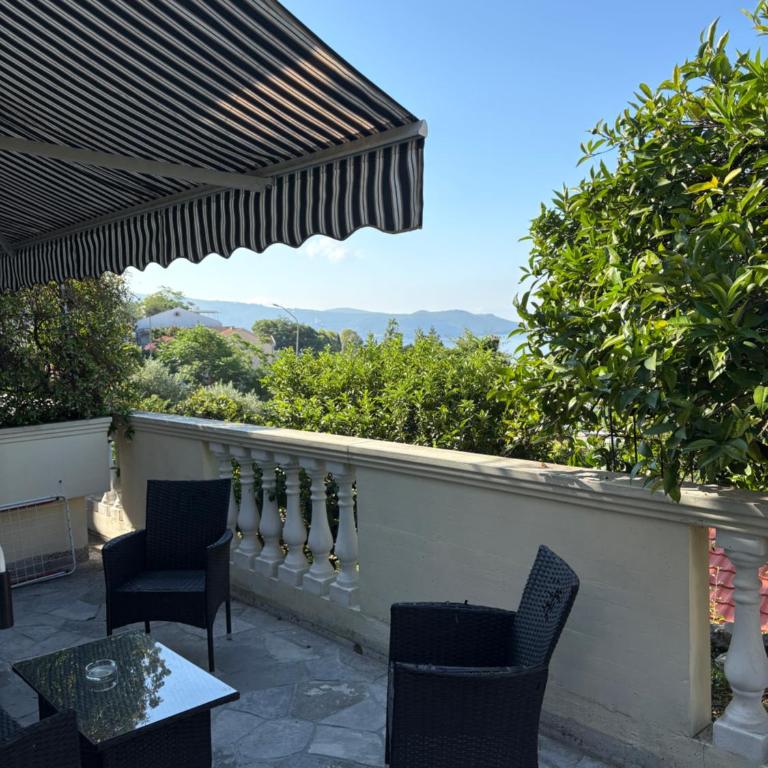 Apartments Herceg Novi - Apartman s 2 Spavaće Sobe sa Balkonom i Terasom - 7