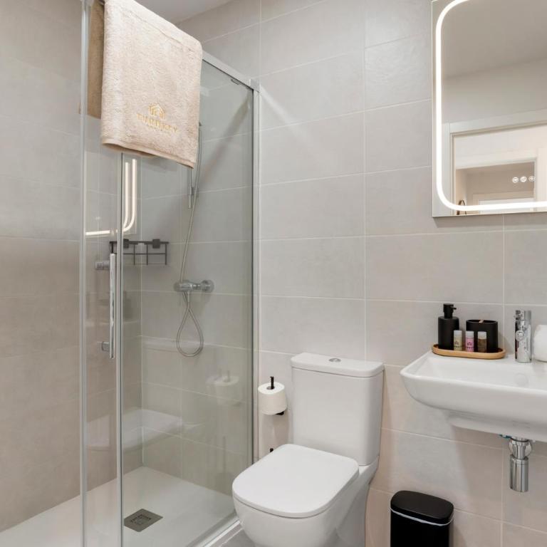 Luxury 2BR Atica Homes - Apartment mit 2 Schlafzimmern und Balkon - 7
