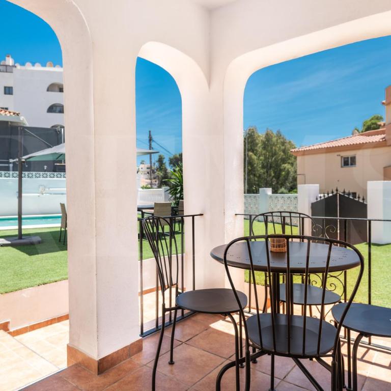 Relaxing Villa with Pool, Garden & Parking REMS - Villa - 33
