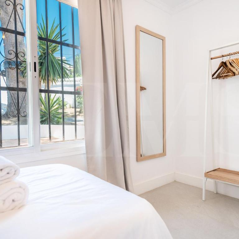 Relaxing Villa with Pool, Garden & Parking REMS - Villa - 56