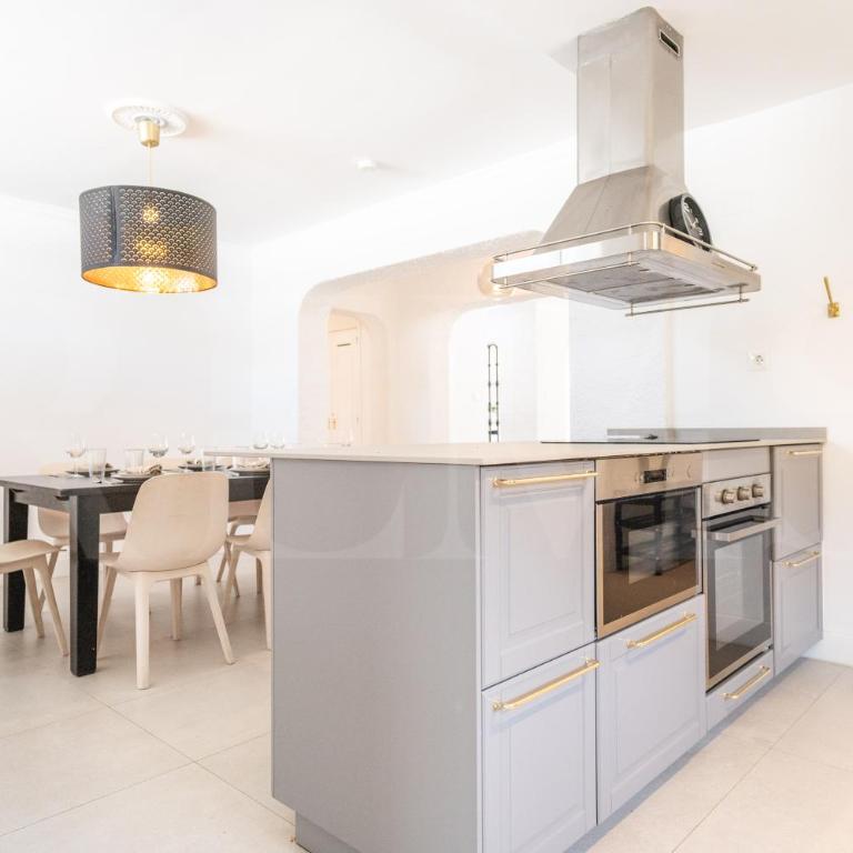 Relaxing Villa with Pool, Garden & Parking REMS - Villa - 5
