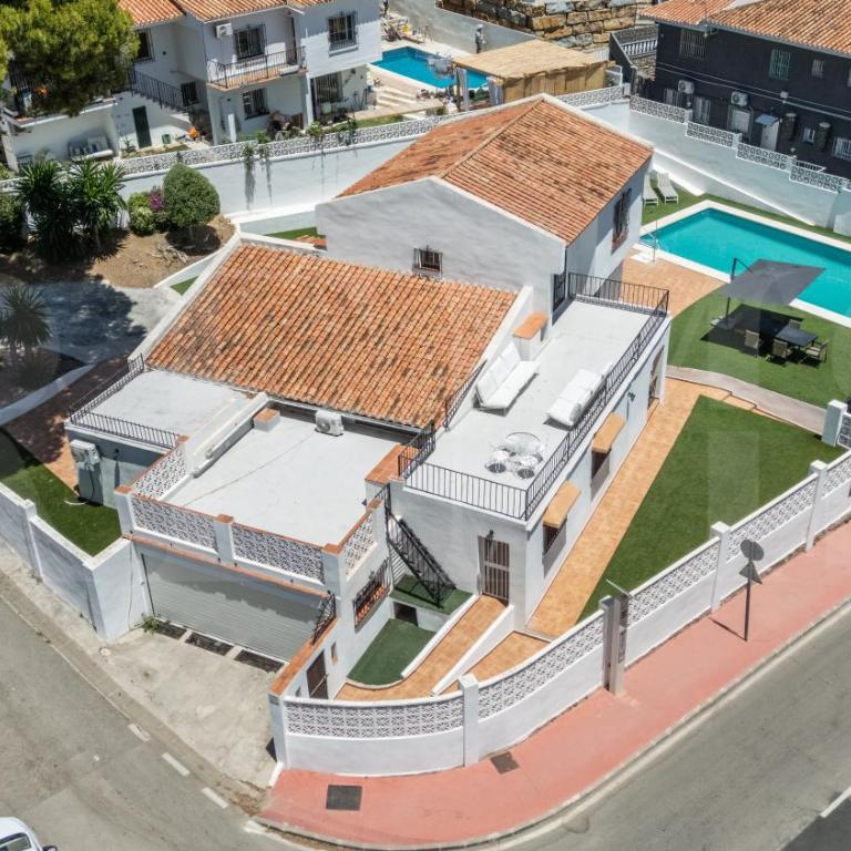 Relaxing Villa with Pool, Garden & Parking REMS - Villa - 54