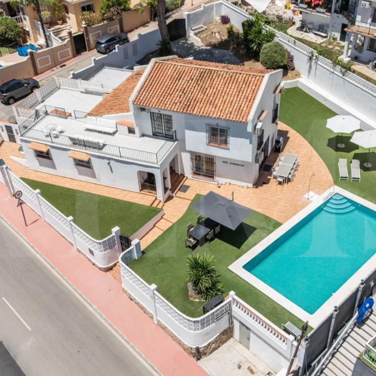 Relaxing Villa with Pool, Garden & Parking REMS - Villa - 17
