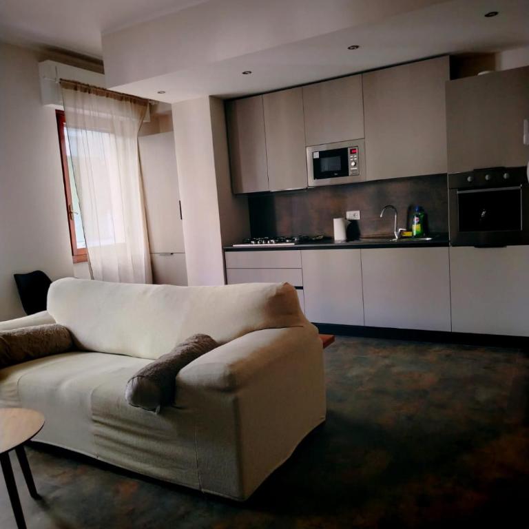 Niky Home - Appartamento con 2 Camere da Letto - 9