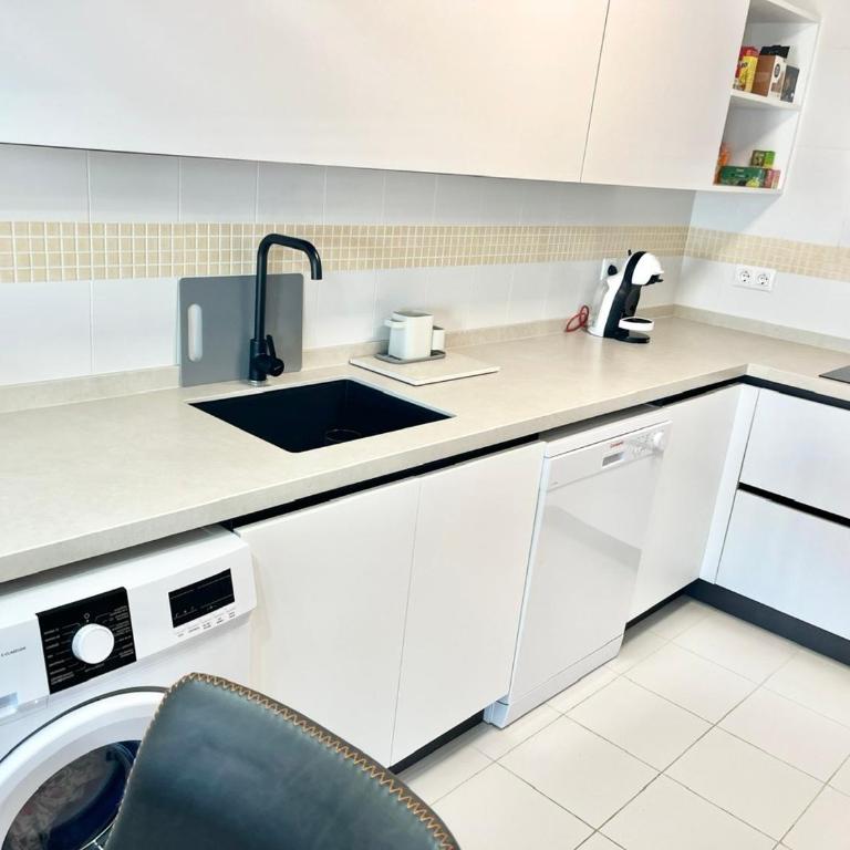 Piso Jardines de Adnania B - Studio Apartment with Sea View - 10