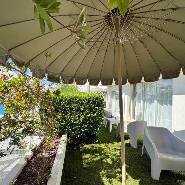 Hôtel Eve Cap d'agde Village Naturiste - Suite Junior - Vue sur Piscine - 4