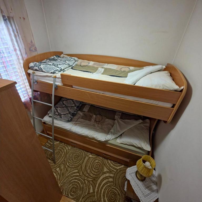 Apartmani LUX - Two-Bedroom Apartment with Balcony and Terrace - 10