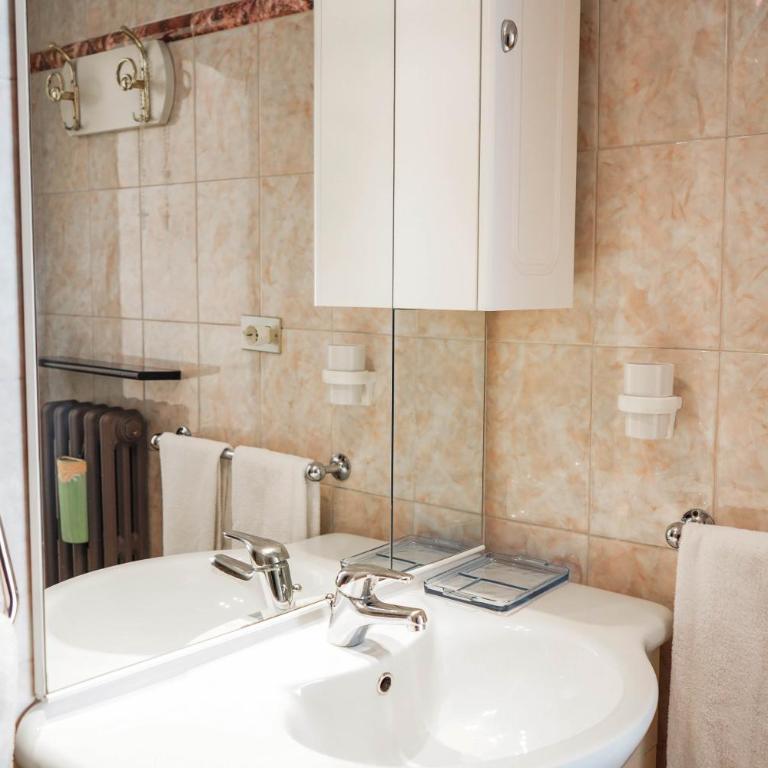 A Casa Da Irene - Appartamento Deluxe con 2 Camere da Letto e Balcone - 3