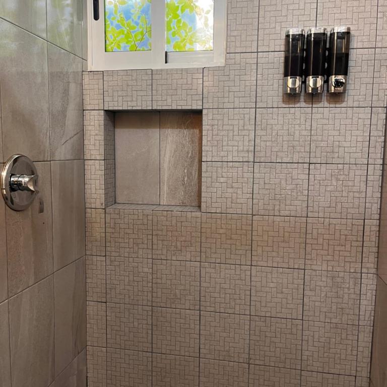 Apartment with Pool, gym & parking, up to 6 guests, BBVA stadium area - Apartamento de 3 dormitorios - 10