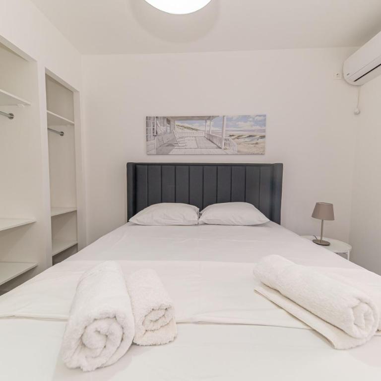 Sea View Apartments - Deluks Dvokrevetna soba sa Bračnim Krevetom, Balkonom i Pogledom na More - 10