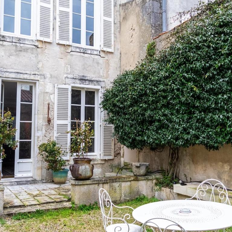 Maison Cognac Godet - Unique demeure historique - Maison de Vacances - 70