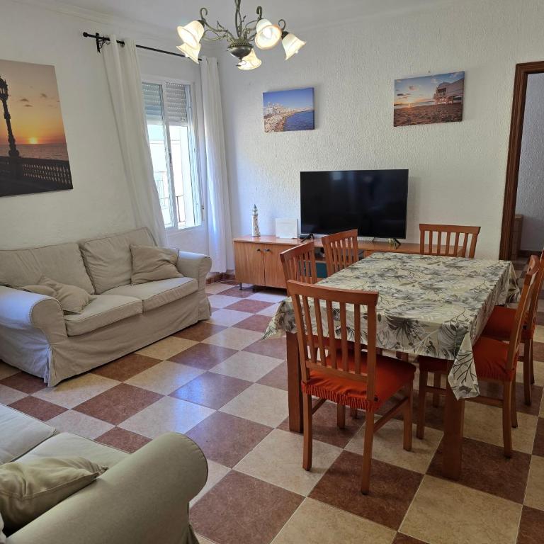 Apartamento en la Caleta con ascensor - Appartement 3 Chambres - 7