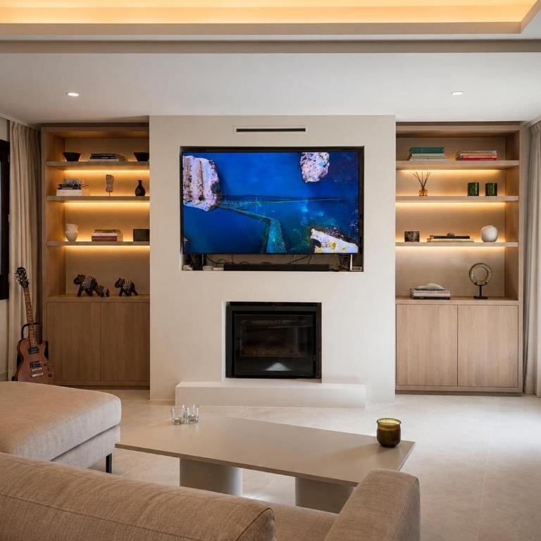Encantador Adosado de Estilo Andaluz - Three-Bedroom Apartment - 1