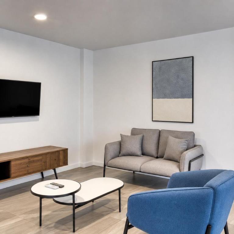 Comfort Suites Tijuana - 2 Queen Beds, 2 Bedroom Apartment - 4