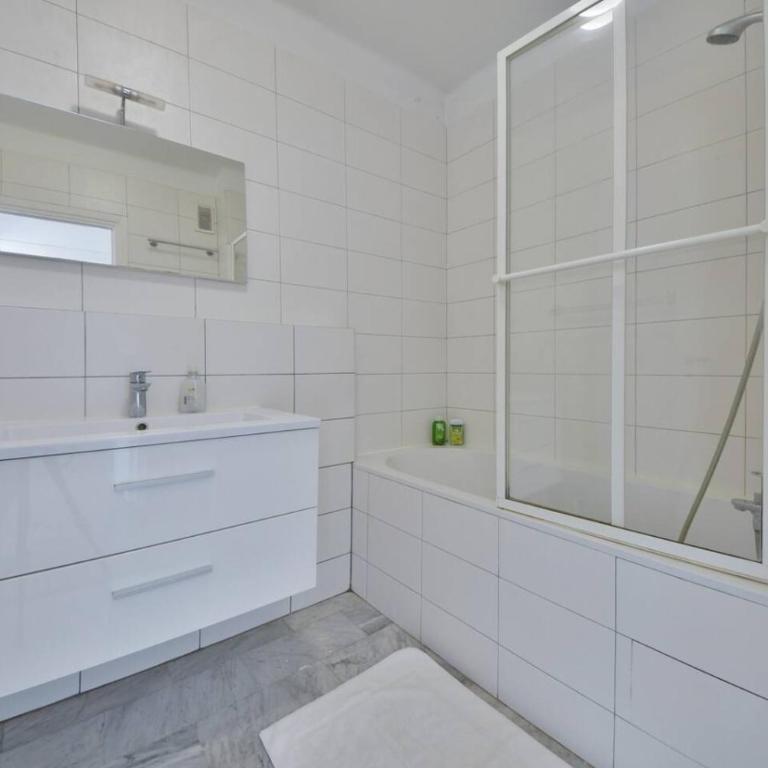 Eiffel Tower Magical View Fabulous 1 BR - Appartement - 9