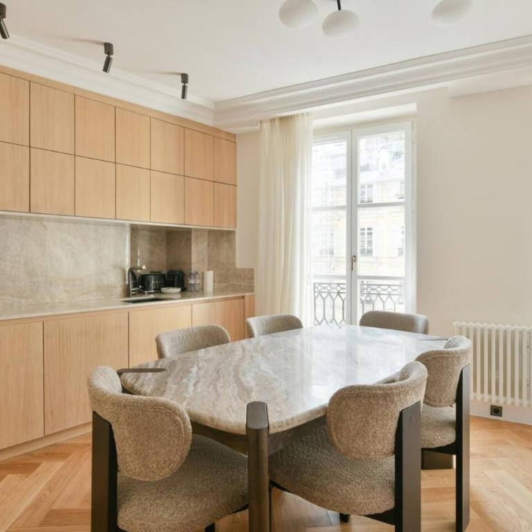 Luxury Modern 2BR AC Marais Metro Steps Away - Appartement - 5