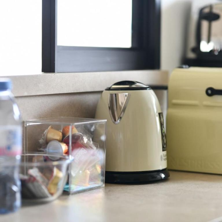 Spacious 2BR Apartment with Eiffel Tower View & Balcony - Appartement - 32