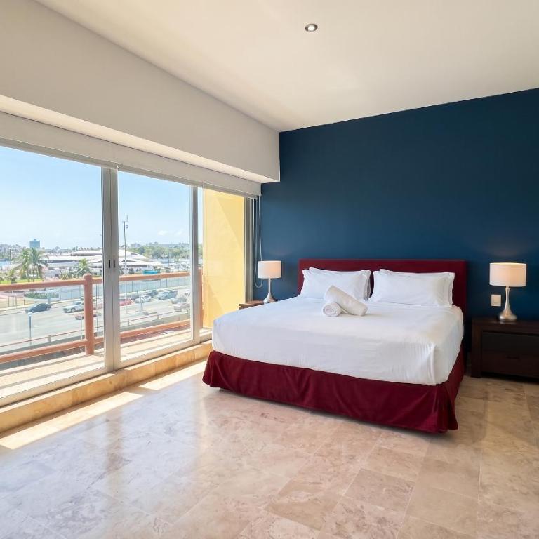 Deck12, 2BR Premium, Pool Access Parking - Apartamento de 2 dormitorios con vistas al mar - 1